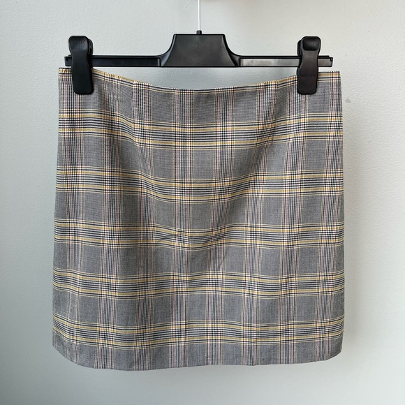 1. State mini skirt - Picture 2 of 4